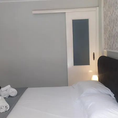 Apartment Enjoy Hospitallity At Fully Equipped With Free Parking- Happy Place *