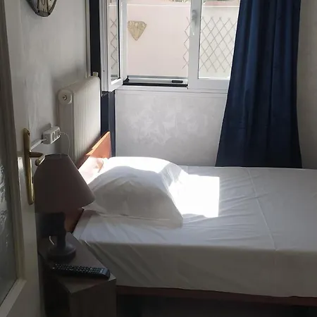 Enjoy Hospitallity At Fully Equipped With Free Parking- Happy Place Apartment